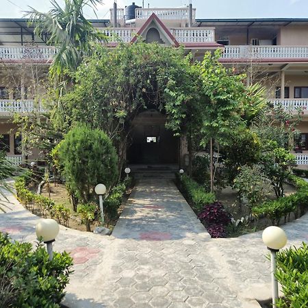 Hotel Tree Tops 사우라하 외부 사진